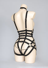 Charger l'image dans la galerie, IPSARION - Buckle Strap & Chains Bodycage