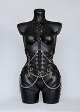 Charger l'image dans la galerie, IPSARION - Buckle Strap & Chains Bodycage
