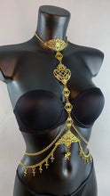 Carica l'immagine nel visualizzatore di Gallery, SUMERIA - Gold Filigree Chain Charm Harness