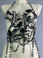 Carica l&#39;immagine nel visualizzatore di Gallery, DARKLING - Black Bird &amp; Leaves Metal Chest Piece
