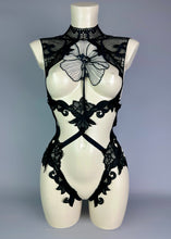 Cargar imagen en el visor de la galería, *RTS* BERLIN - OOAK Black Lace Bodycage UK 6-8
