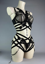 Load image into Gallery viewer, ZANZIBAR BLACK - Lace Set with Clip On Beads
