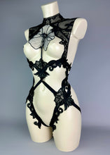 Cargar imagen en el visor de la galería, *RTS* BERLIN - OOAK Black Lace Bodycage UK 6-8
