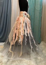 Cargar imagen en el visor de la galería, GHOST DANCE - Tulle &amp; Flower Fairy Overskirt Belt
