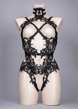 Cargar imagen en el visor de la galería, ATHALIA - Couture Baroque Lace Bodycage
