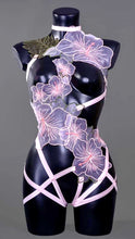 Cargar imagen en el visor de la galería, MOONSTRUCK - Pastel Blue/Pink Flower Bodycage
