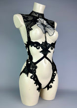 Cargar imagen en el visor de la galería, *RTS* BERLIN - OOAK Black Lace Bodycage UK 6-8
