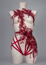Cargar imagen en el visor de la galería, BLOOD COUNTESS - Couture Beaded Lace Bodycage
