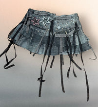 Cargar imagen en el visor de la galería, WANDERING STAR - Reworked Grey Denim Cargo Mini Skirt U.K. 8/ US 4 #012
