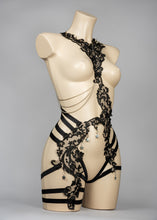 Cargar imagen en el visor de la galería, L&#39;APPEL DU VIDE - Black Studded Lace Bodycage
