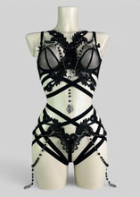 Load image into Gallery viewer, ZANZIBAR BLACK - Lace Set with Clip On Beads
