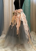 Cargar imagen en el visor de la galería, GHOST DANCE - Tulle &amp; Flower Fairy Overskirt Belt
