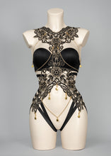 Cargar imagen en el visor de la galería, NINEVEH - Gold &amp; Black Lace Bodycage Star Charms &amp; Chains
