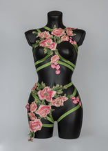 Carica l&#39;immagine nel visualizzatore di Gallery, GADDA DA VIDA - Flower Harness Bra with Bead Strings
