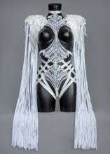 Cargar imagen en el visor de la galería, BOUDICCA - Warrior Queen Fringed Epaulettes
