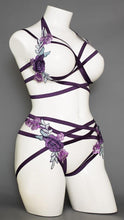 Cargar imagen en el visor de la galería, SNOW IN APRIL - Purple &amp; Lilac Flower Cage Bralette

