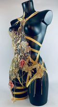 Cargar imagen en el visor de la galería, ARTEMISIA - Golden Lace &amp; Rhinestone Chandelier Bodycage
