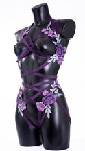 Cargar imagen en el visor de la galería, SNOW IN APRIL - Purple &amp; Lilac Flower Cage Bralette

