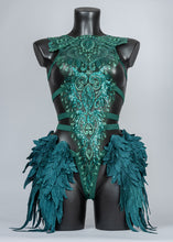 Cargar imagen en el visor de la galería, EMERALD FOREST - Sequin Lace &amp; Feather Bodycage
