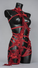 Cargar imagen en el visor de la galería, LA ROSA - Romantic Leaves and Roses Bodycage
