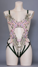 Load image into Gallery viewer, MAY QUEEN - Pastel &amp; Pink Pearls Bodycage

