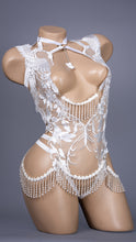 Cargar imagen en el visor de la galería, WHITE SWAN - Couture Ivory Lace &amp; Pearl Bodycage
