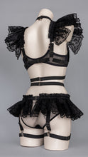 Carica l&#39;immagine nel visualizzatore di Gallery, EX IDOLO - Black Lace Frilly Suspender Skirt &amp; Garters
