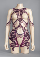 Carica l&#39;immagine nel visualizzatore di Gallery, PARISIENNE - Deep Purple Lace &amp; Beaded Fringe Bodycage
